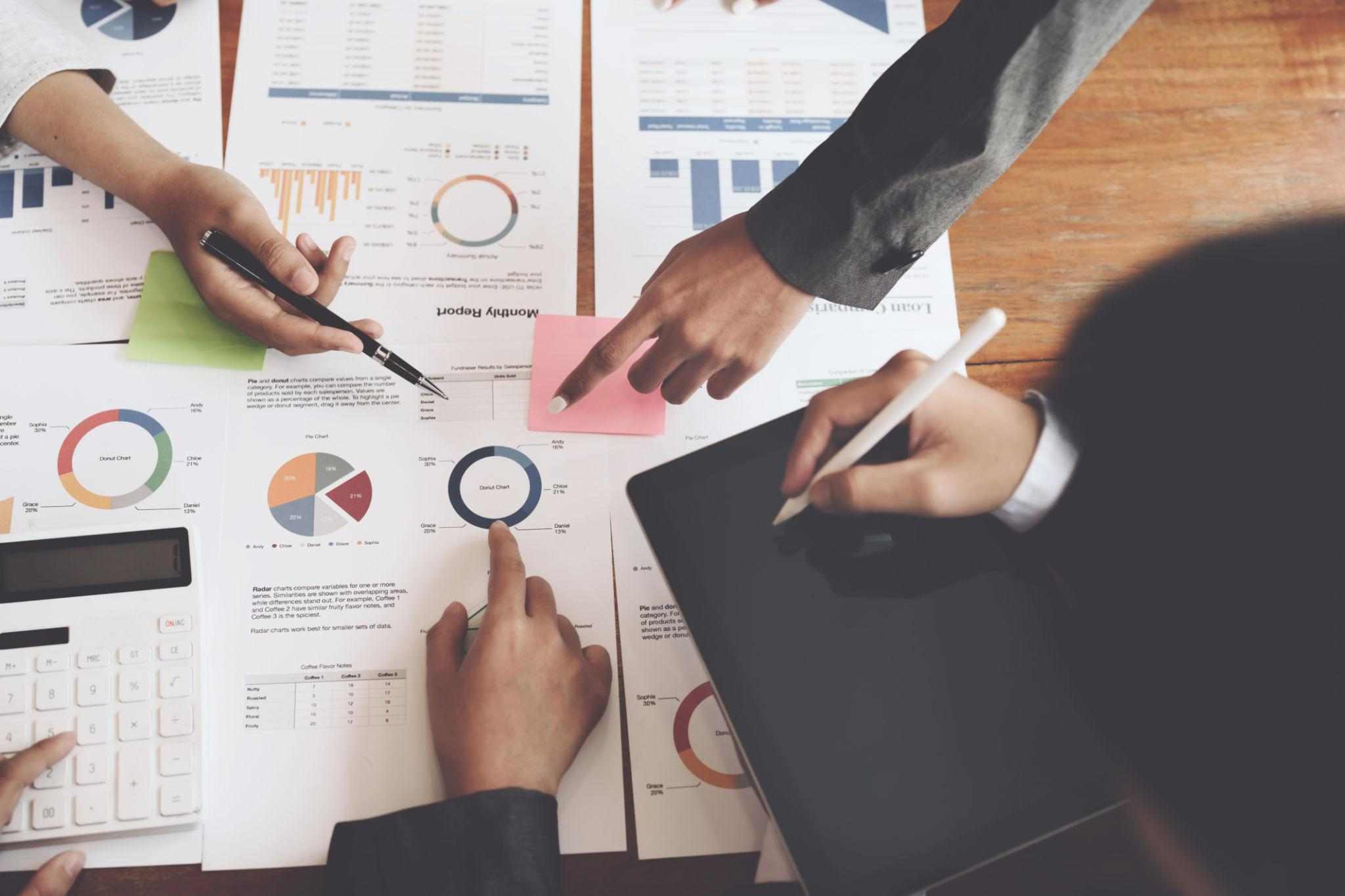 Team of experts at Hitanshi Digital Marketing Agency discussing data-driven marketing services